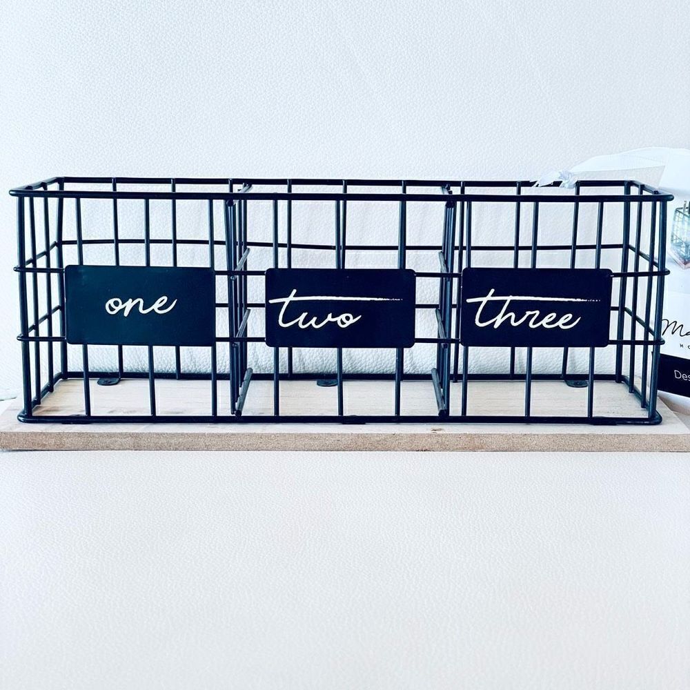 NWT Gorgeous Mash & Air Farmhouse One Two Three Black Metal & Wood Caddy Carrier